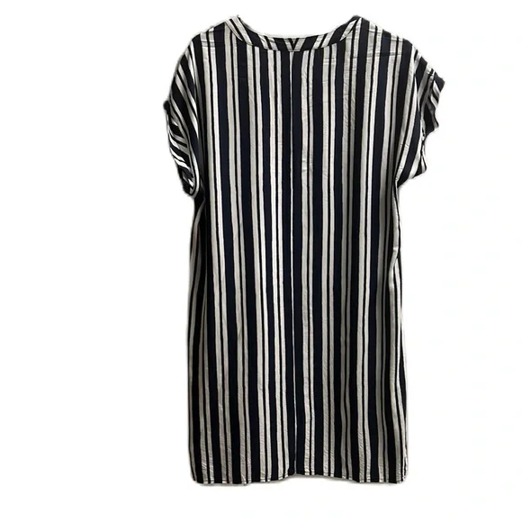 Gap, 100% Rayon/Viscose, Lounge, Roll Sleeves Dress, Blue/White, Size Medium - Picture 2 of 7